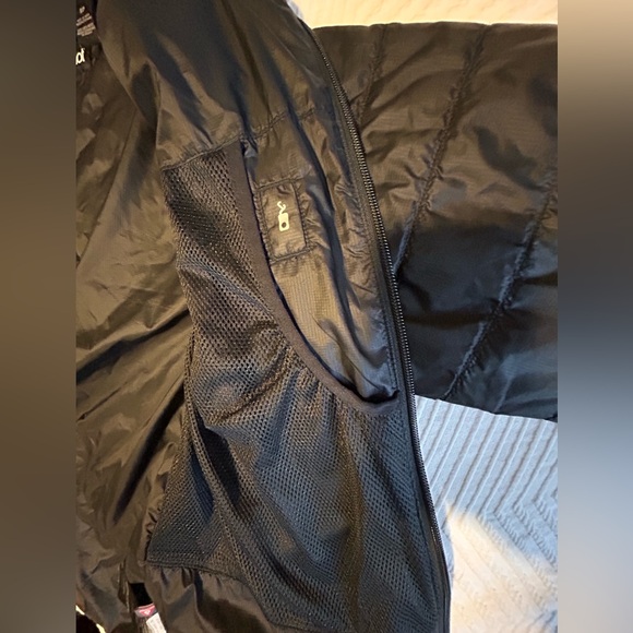 Marmot primaloft light puffer jacket. Men’s size small. Black - Picture 4 of 6